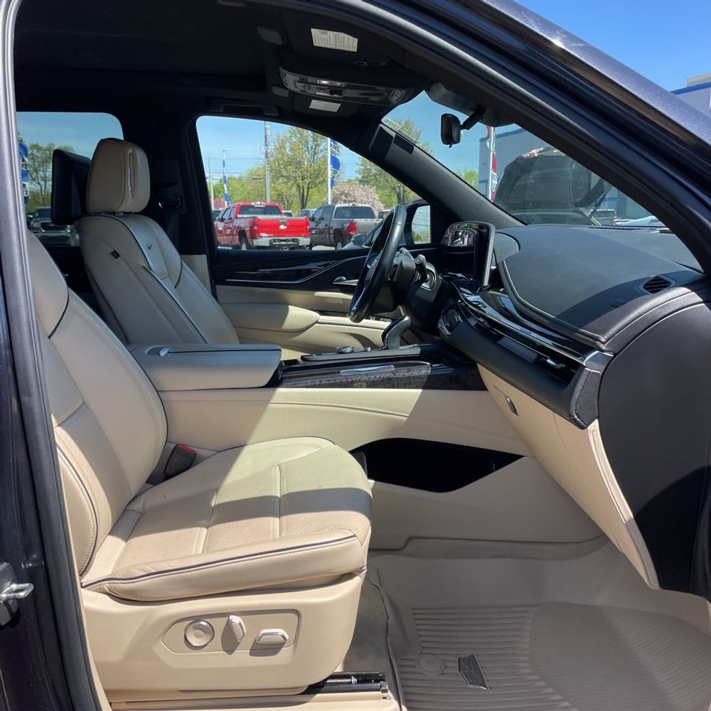 2023 Cadillac Escalade ESV Premium Luxury