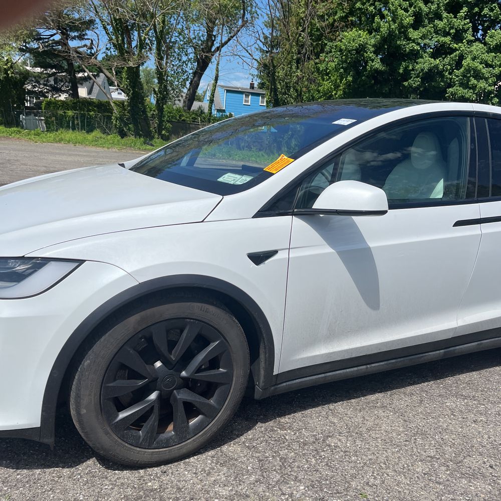 2022 Tesla Model X Base