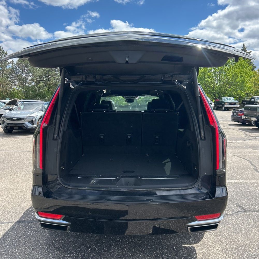 2024 Cadillac Escalade ESV Premium Luxury