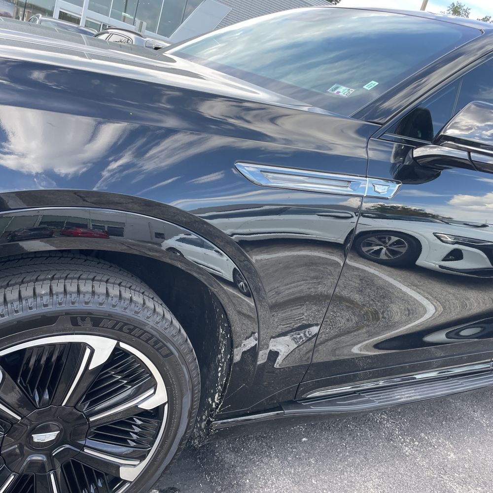 2025 Cadillac Escalade IQ Sport 2