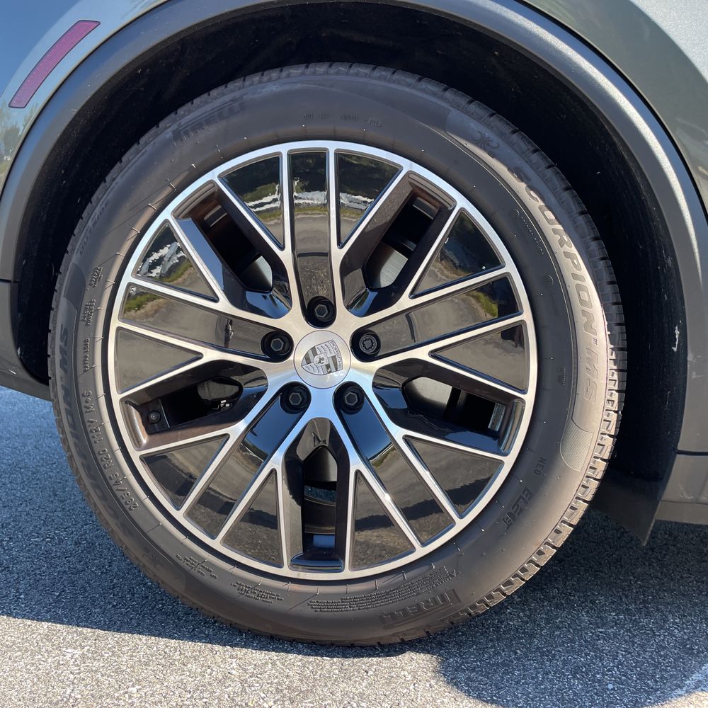 2025 Porsche Macan EV 4