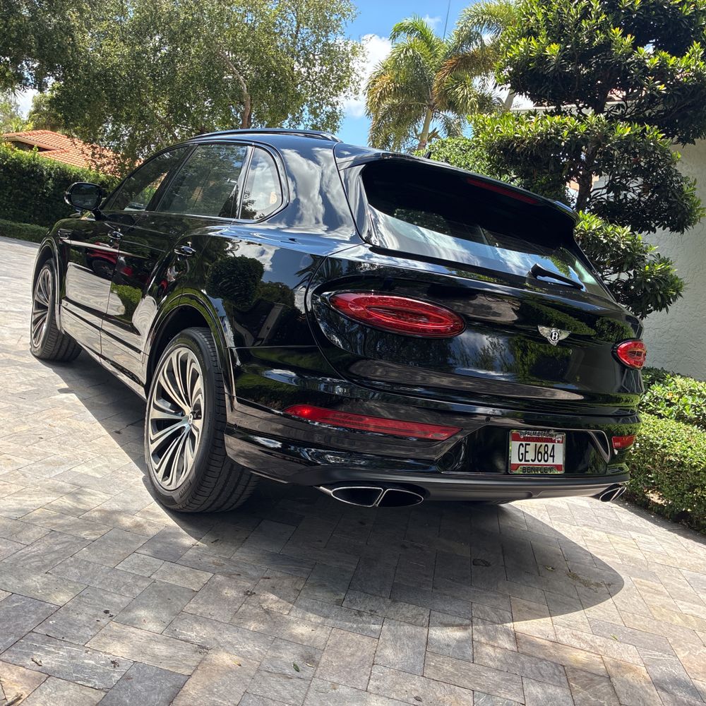 2023 Bentley Bentayga Base
