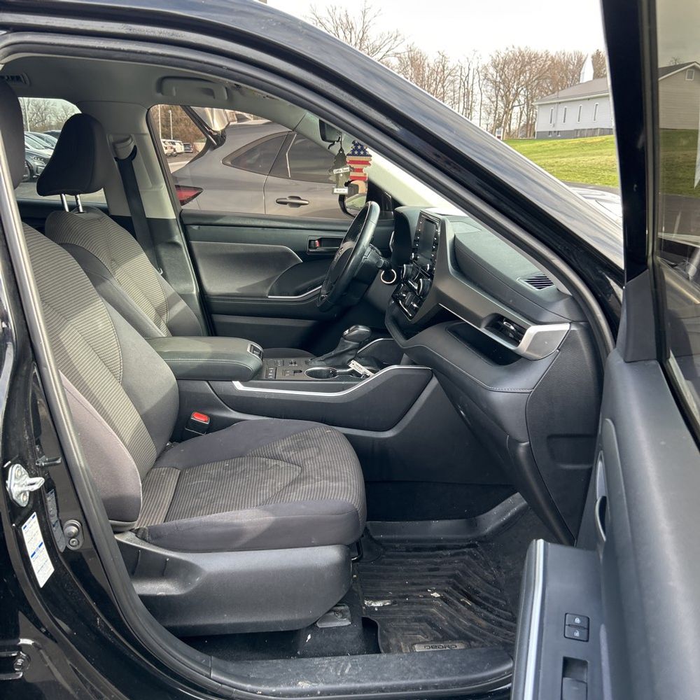 2021 Toyota Highlander LE