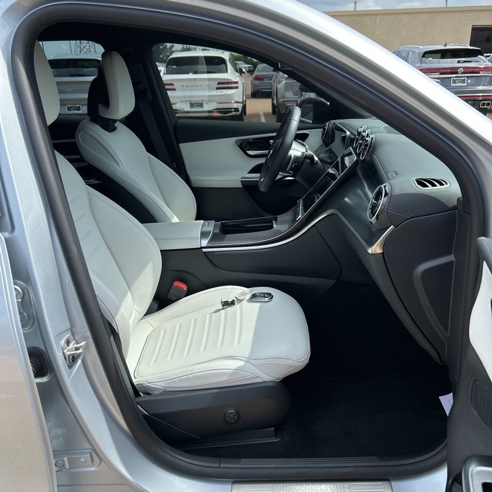 2025 Mercedes-Benz GLC 350e 4MATIC photo 33