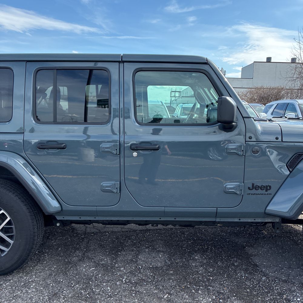 2026 Jeep Wrangler 4-Door Sahara 4x4