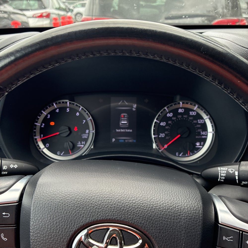 2021 Toyota Highlander LE photo 40