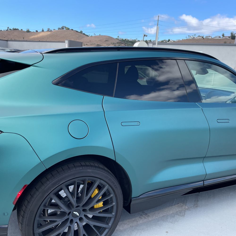 2025 Aston Martin DBX 707