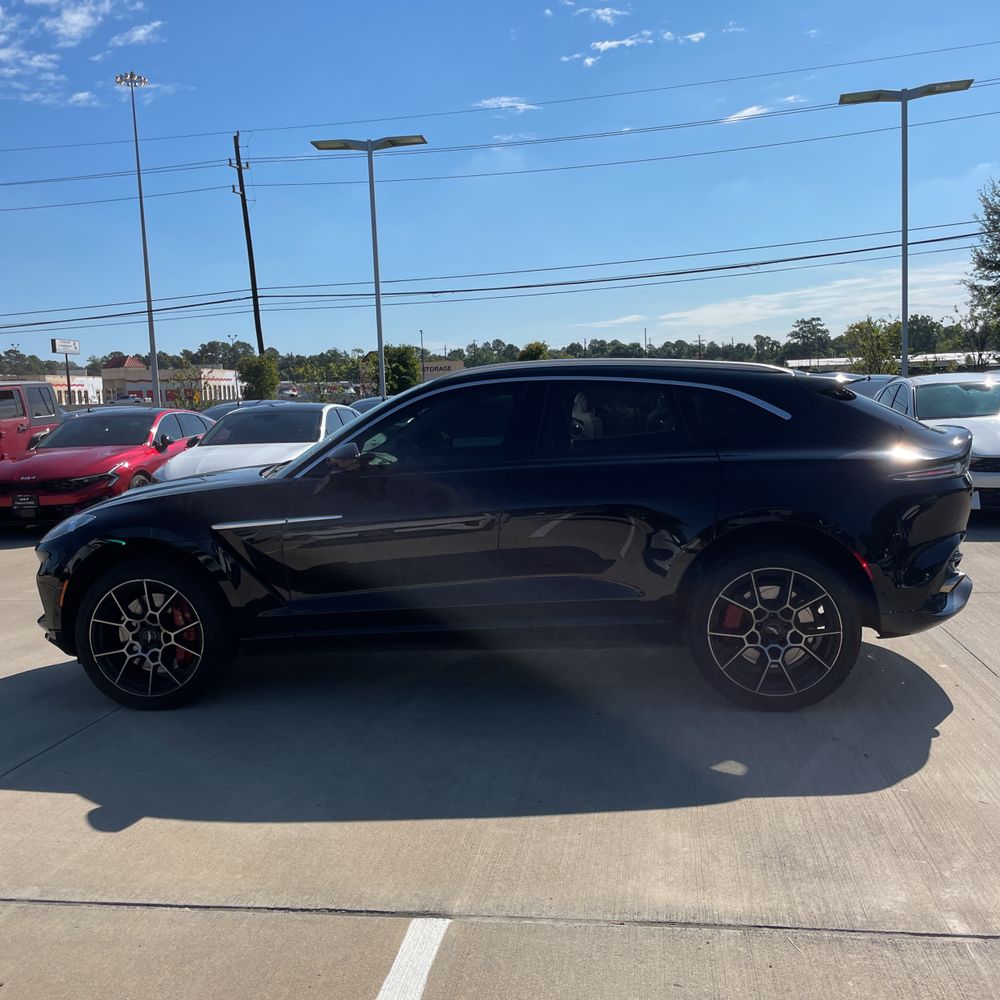 2021 Aston Martin DBX