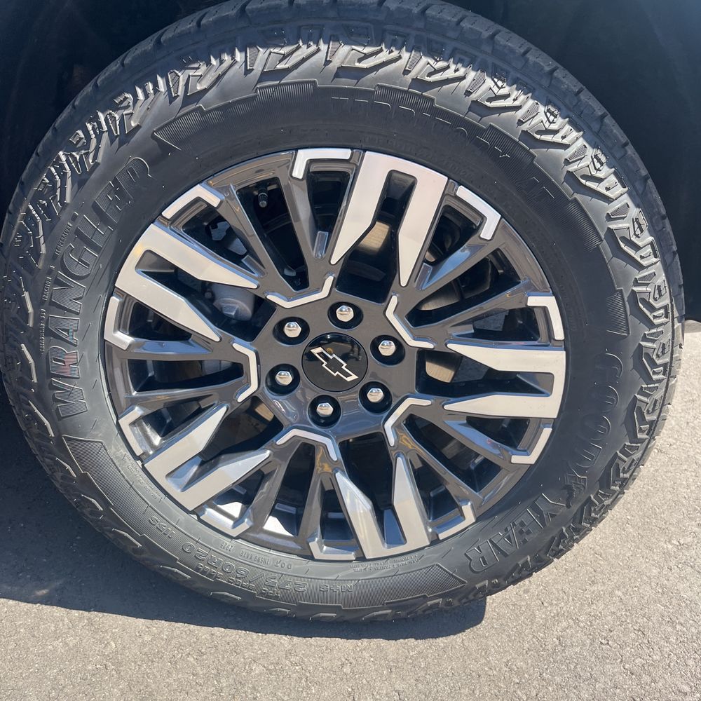 2025 Chevrolet Suburban Z71