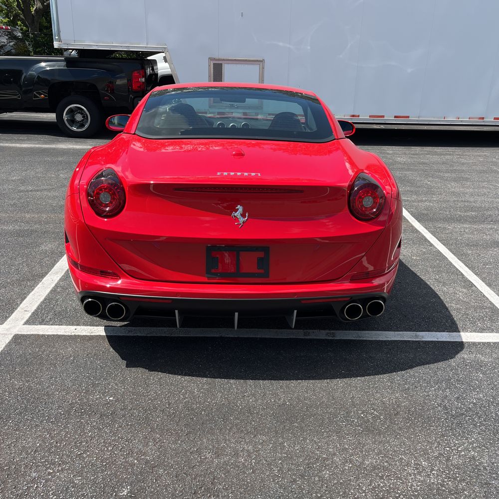 2016 Ferrari California T Base