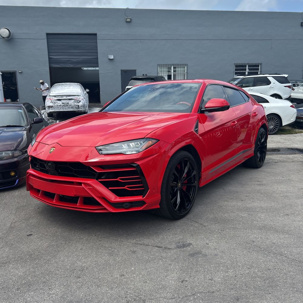 2021 Lamborghini Urus Base