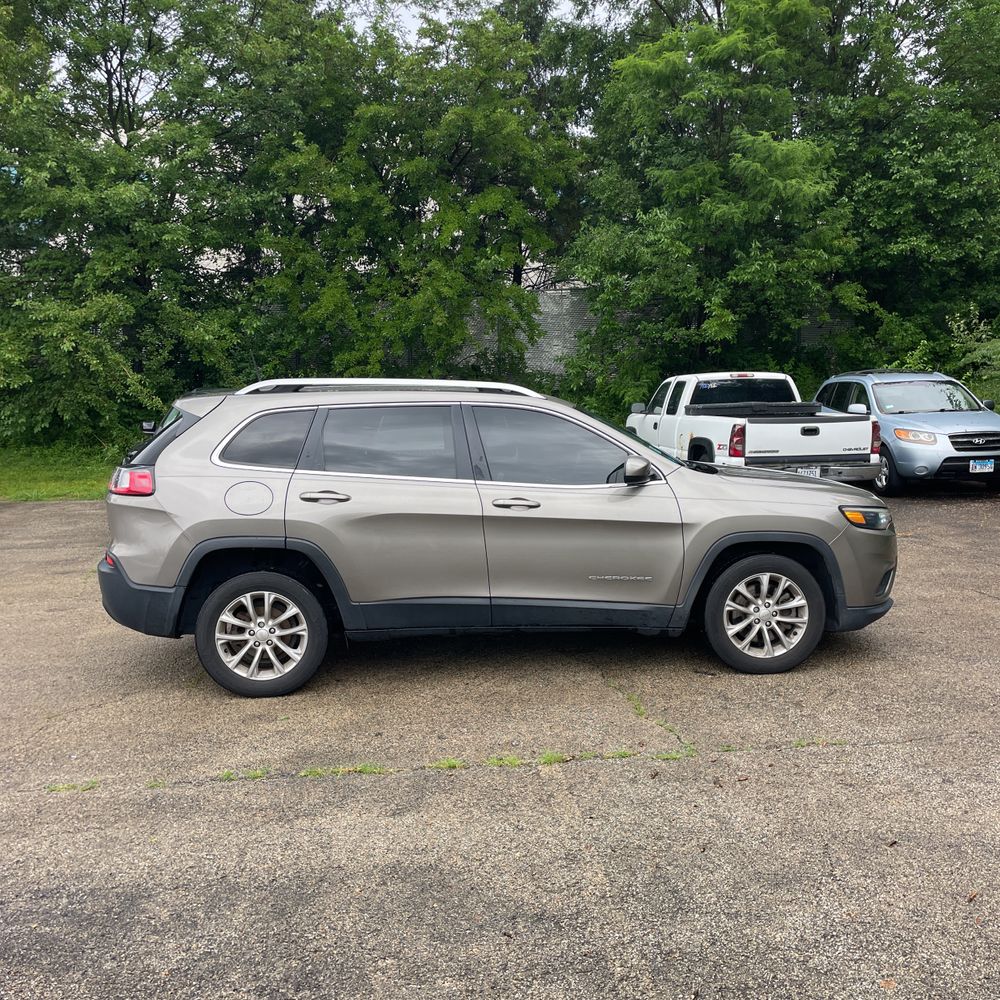 2019 Jeep Cherokee Latitude photo 10