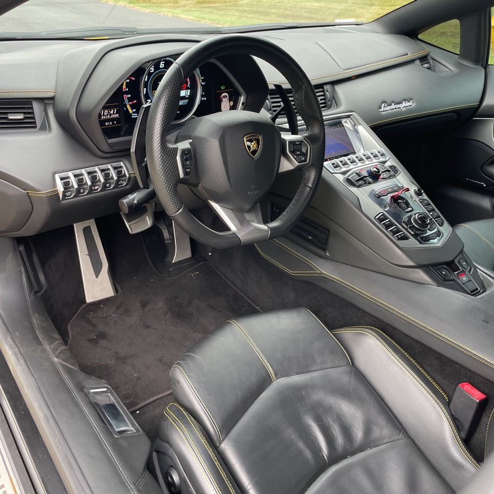 2014 Lamborghini Aventador
