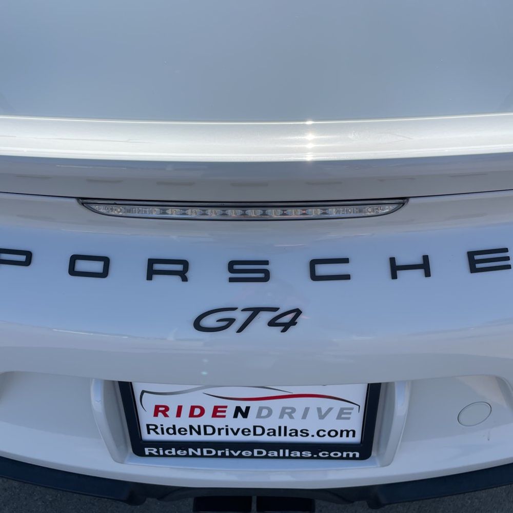 2016 Porsche Cayman GT4
