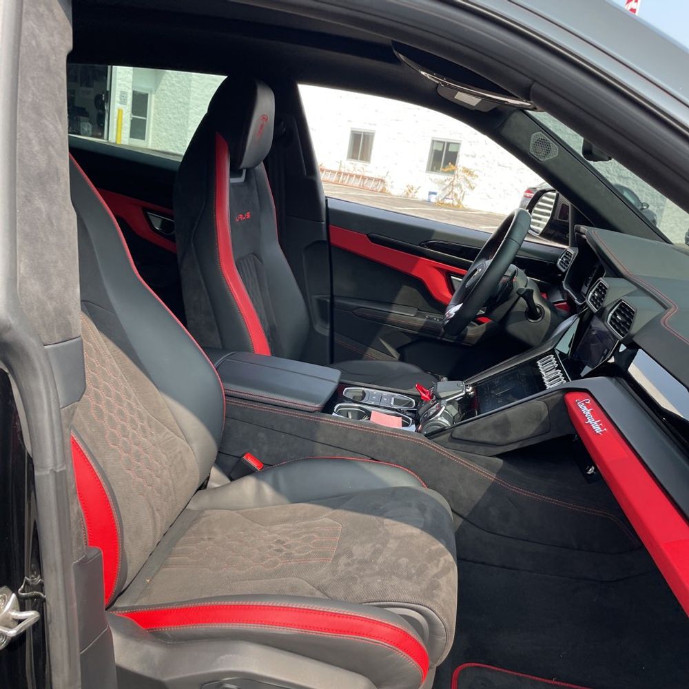 2023 Lamborghini Urus S