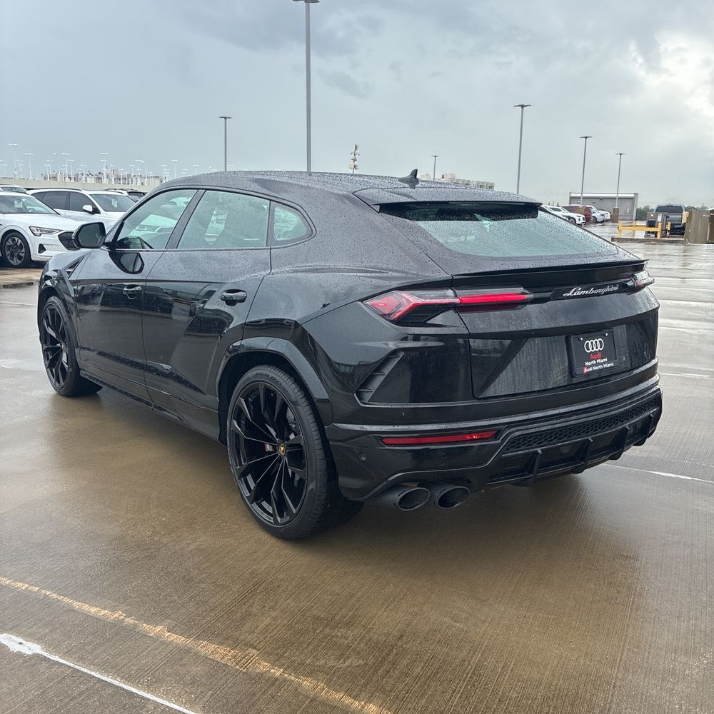 2022 Lamborghini Urus