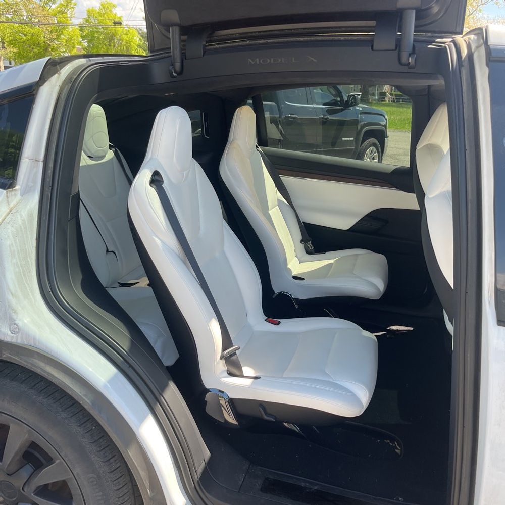 2022 Tesla Model X Base