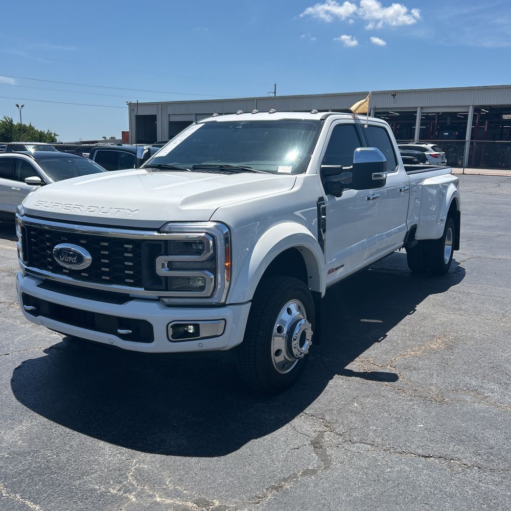 2023 Ford F-450 Super Duty Platinum