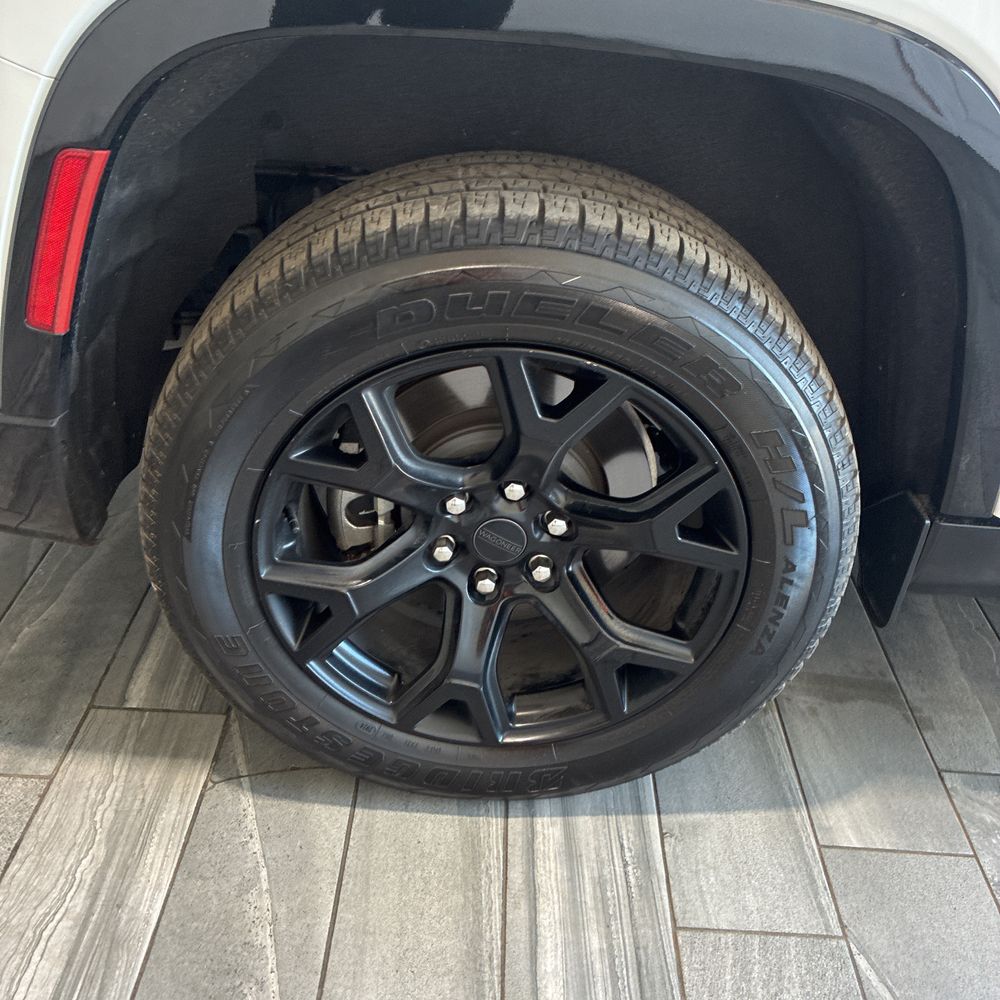 2025 Jeep Wagoneer L Series II Carbide 4x4