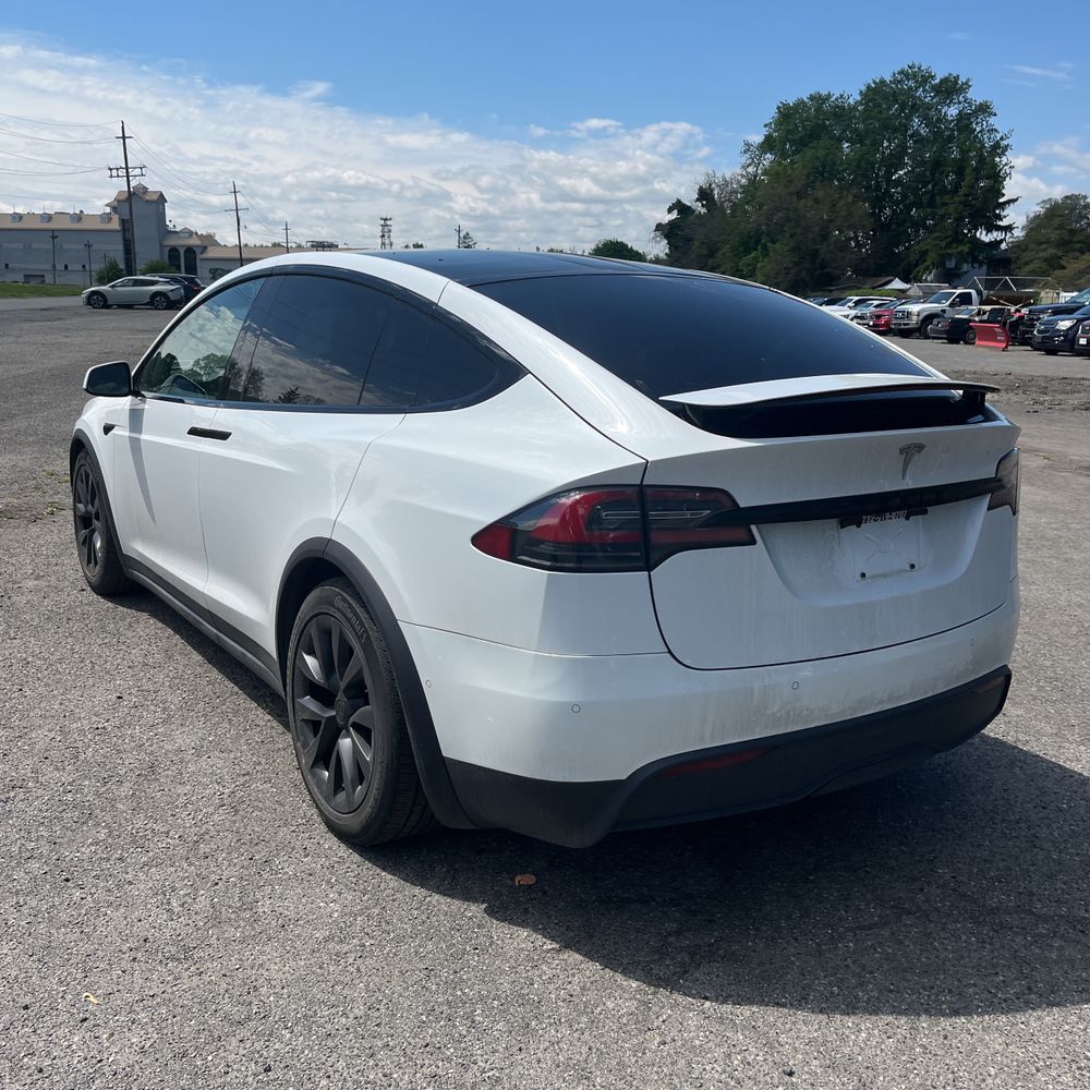 2022 Tesla Model X Base