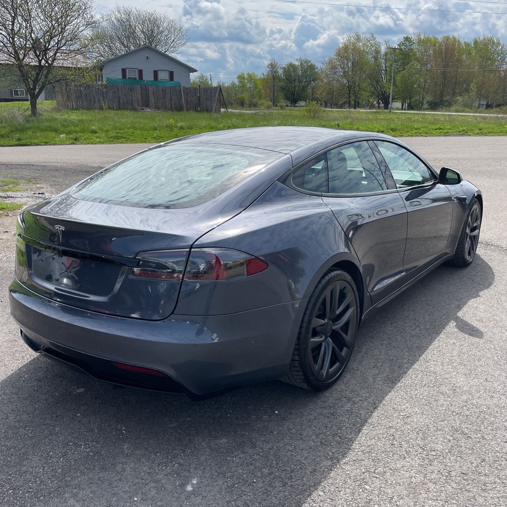 2022 Tesla Model S Base
