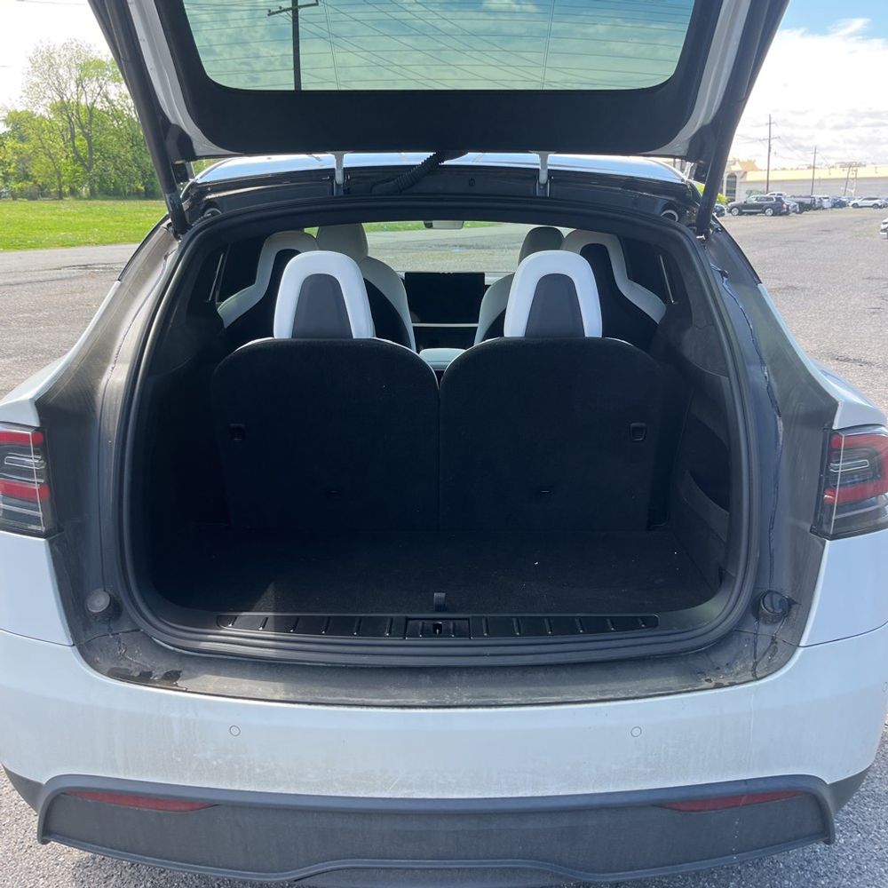 2022 Tesla Model X Base