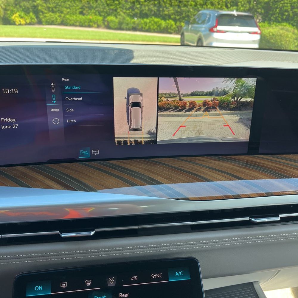 2025 Cadillac Escalade Sport Platinum