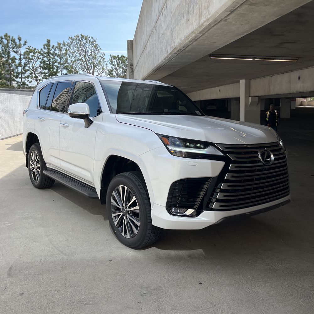 2025 Lexus LX-Series LX600 Premium