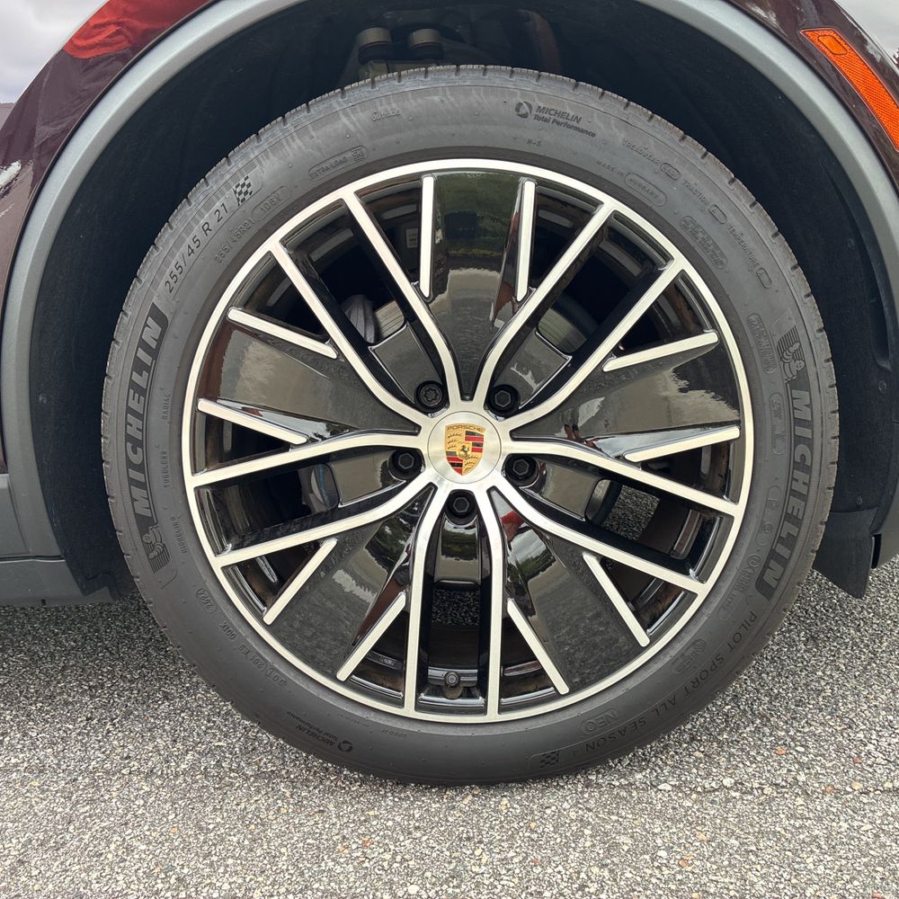 2024 Porsche Macan EV 4