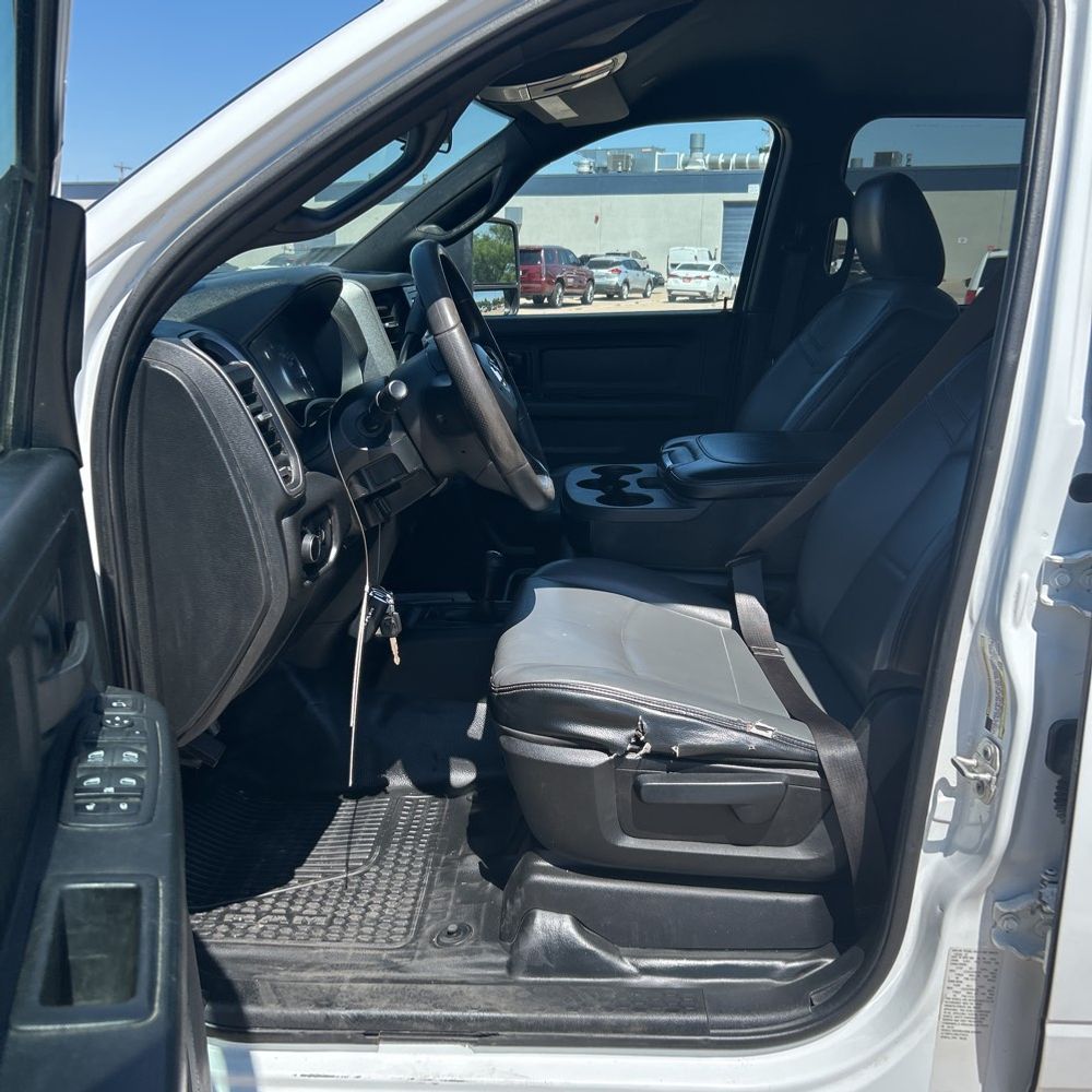 2024 Ram 3500 Chassis Tradesman/SLT/Laramie/Limited