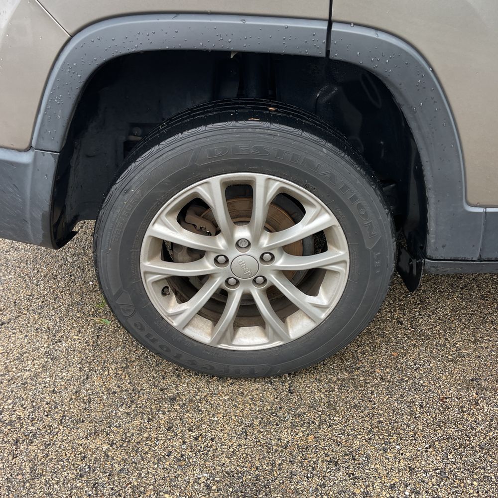 2019 Jeep Cherokee Latitude photo 19