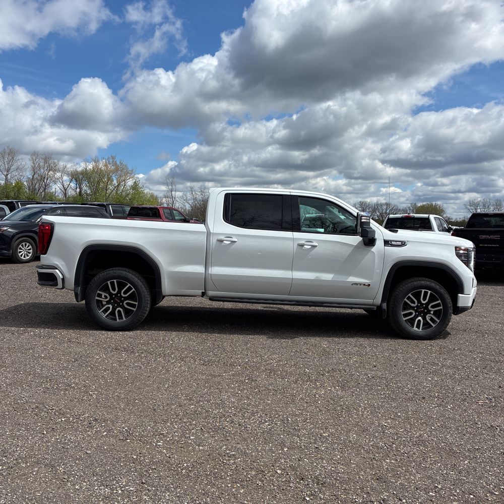 2025 GMC Sierra 1500 AT4