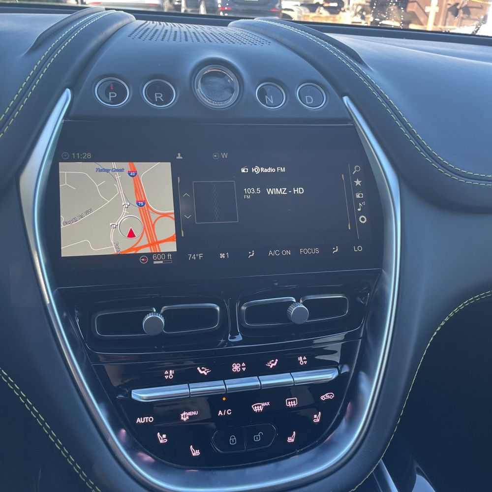 2021 Aston Martin DBX