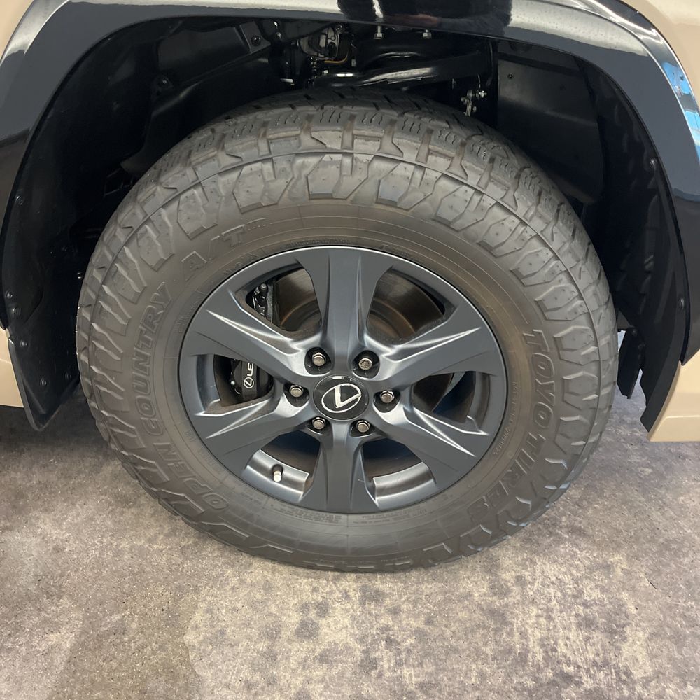 2025 Lexus LX 700h Overtrail