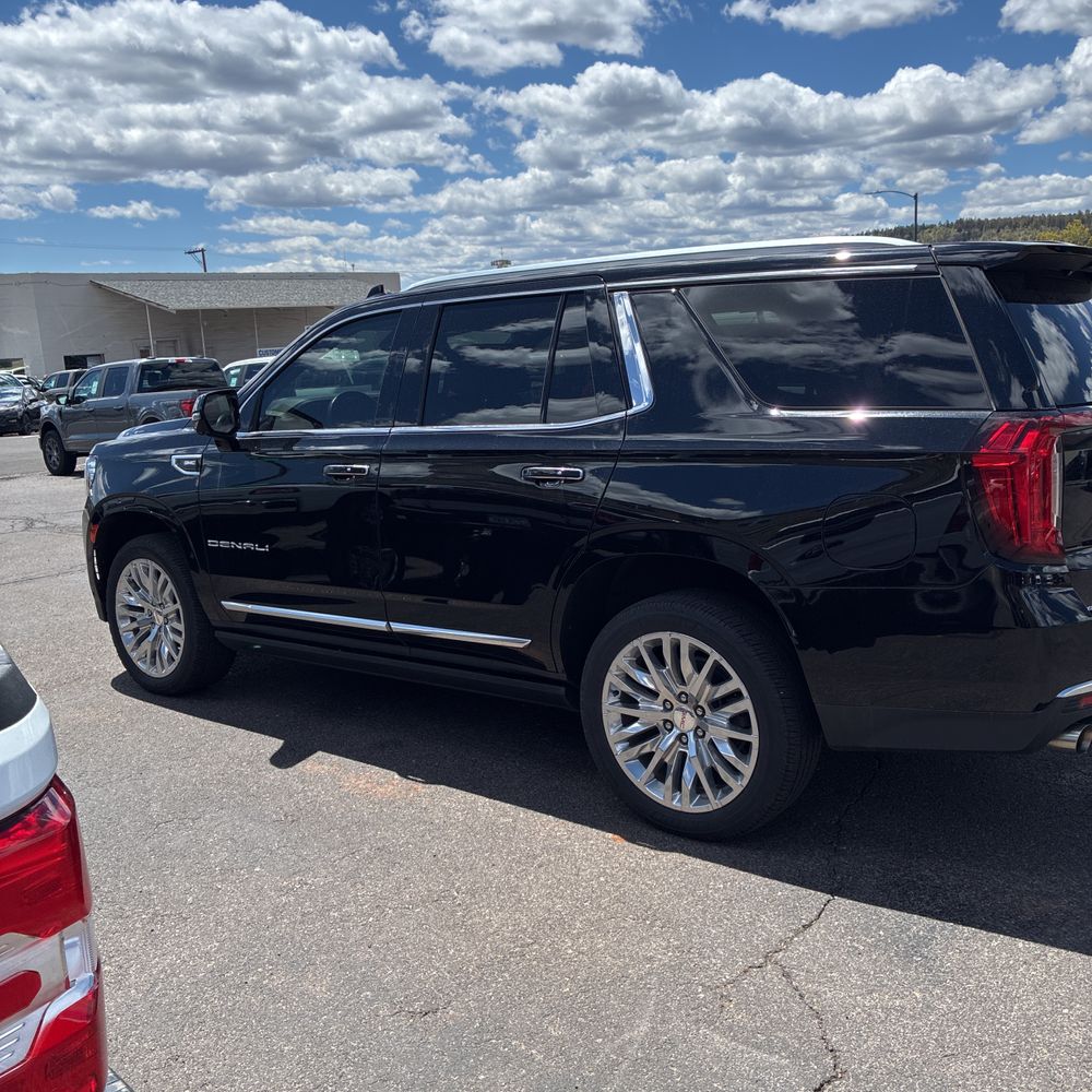 2023 GMC Yukon Denali