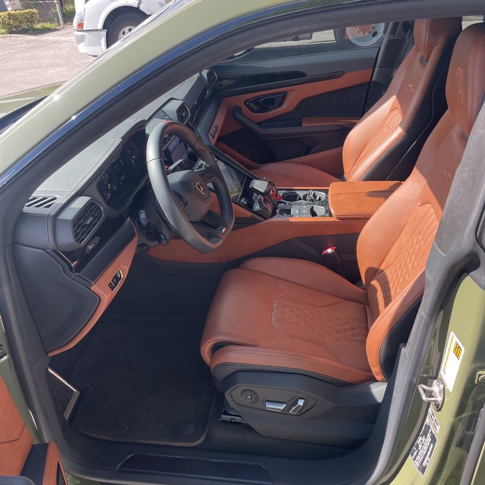 2024 Lamborghini Urus S