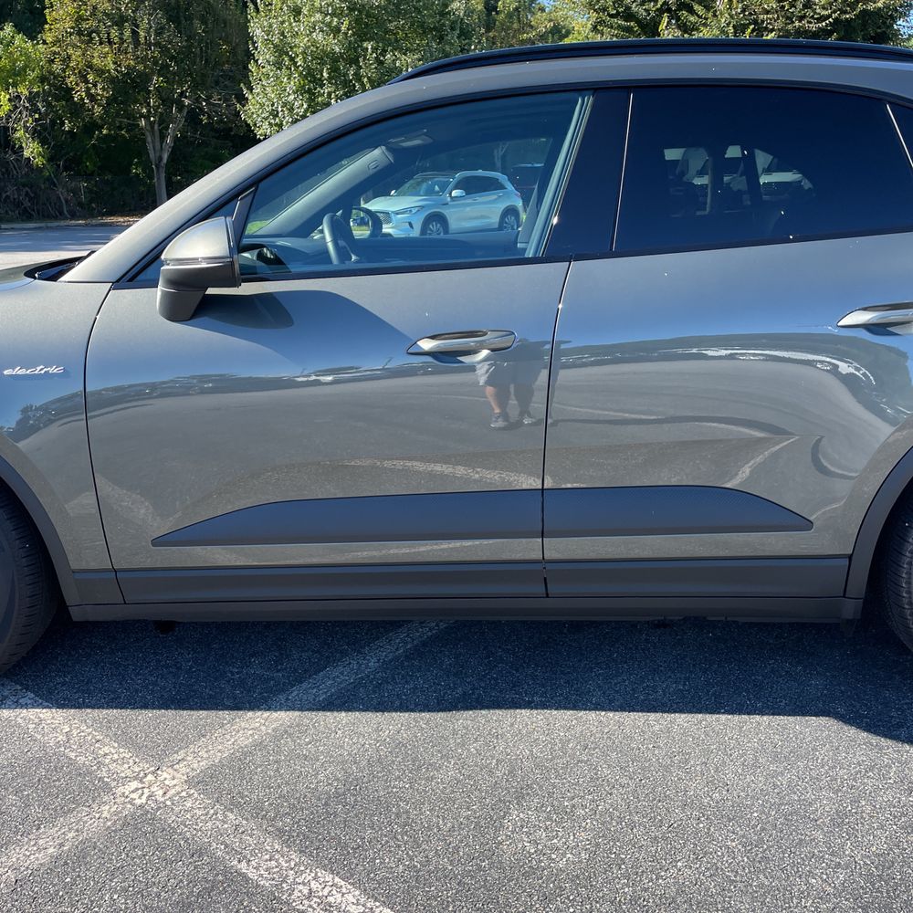 2025 Porsche Macan EV 4