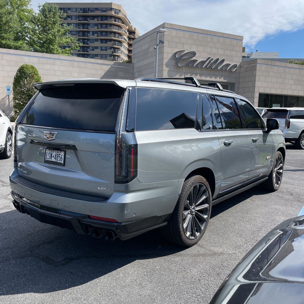 2025 Cadillac Escalade-V ESV Base