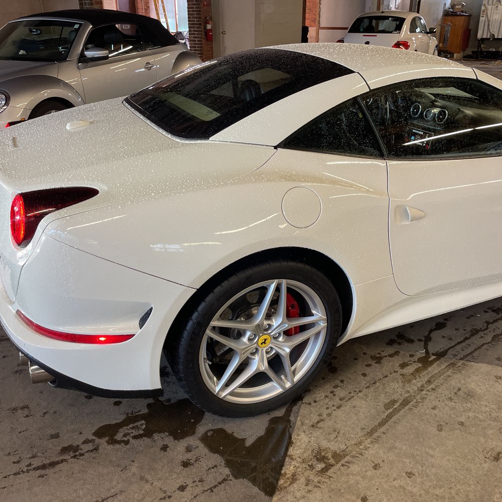2017 Ferrari California T Base
