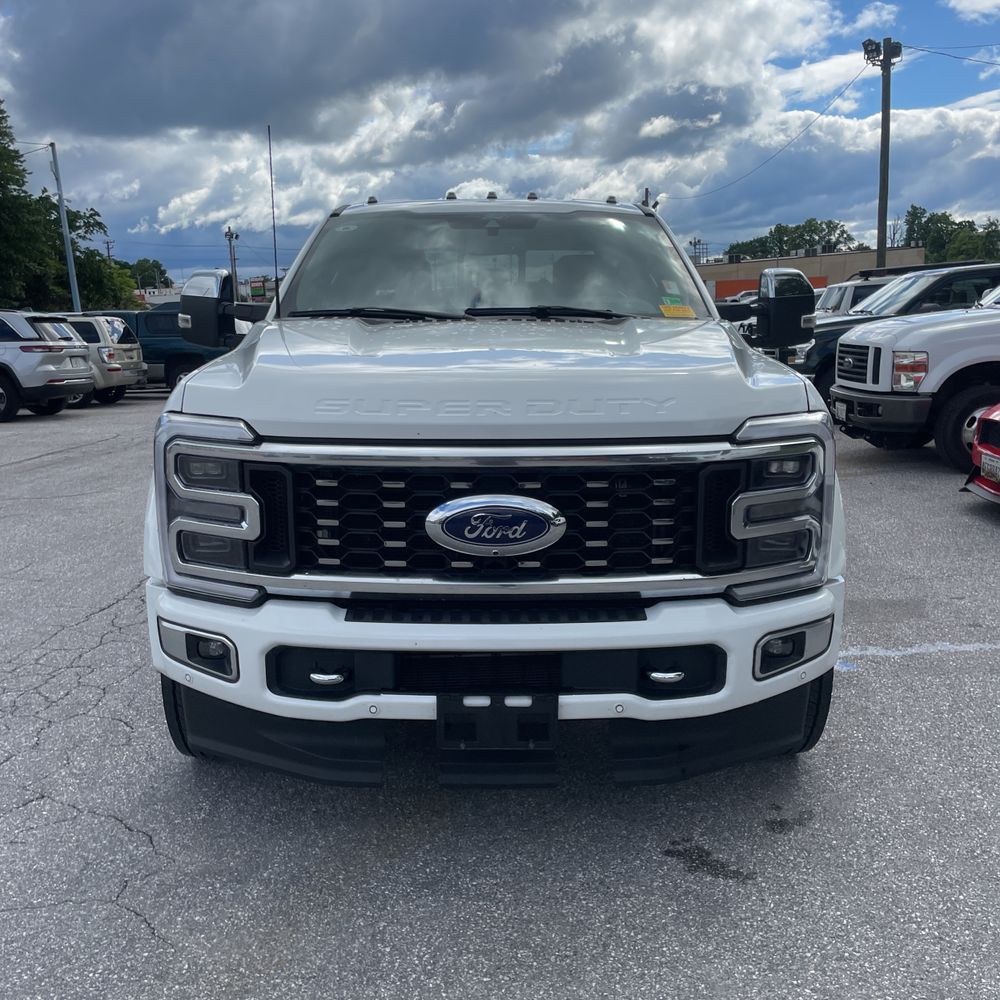 2024 Ford F-450 Super Duty Platinum