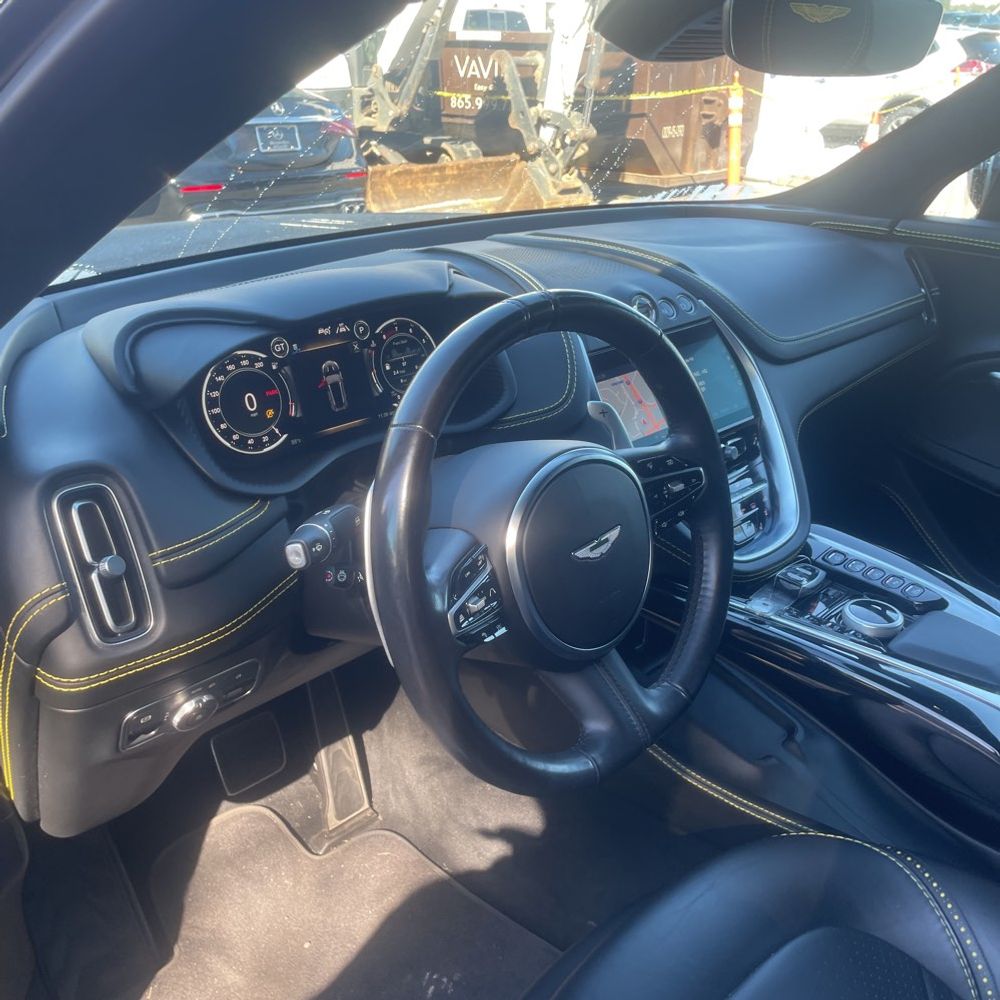 2021 Aston Martin DBX