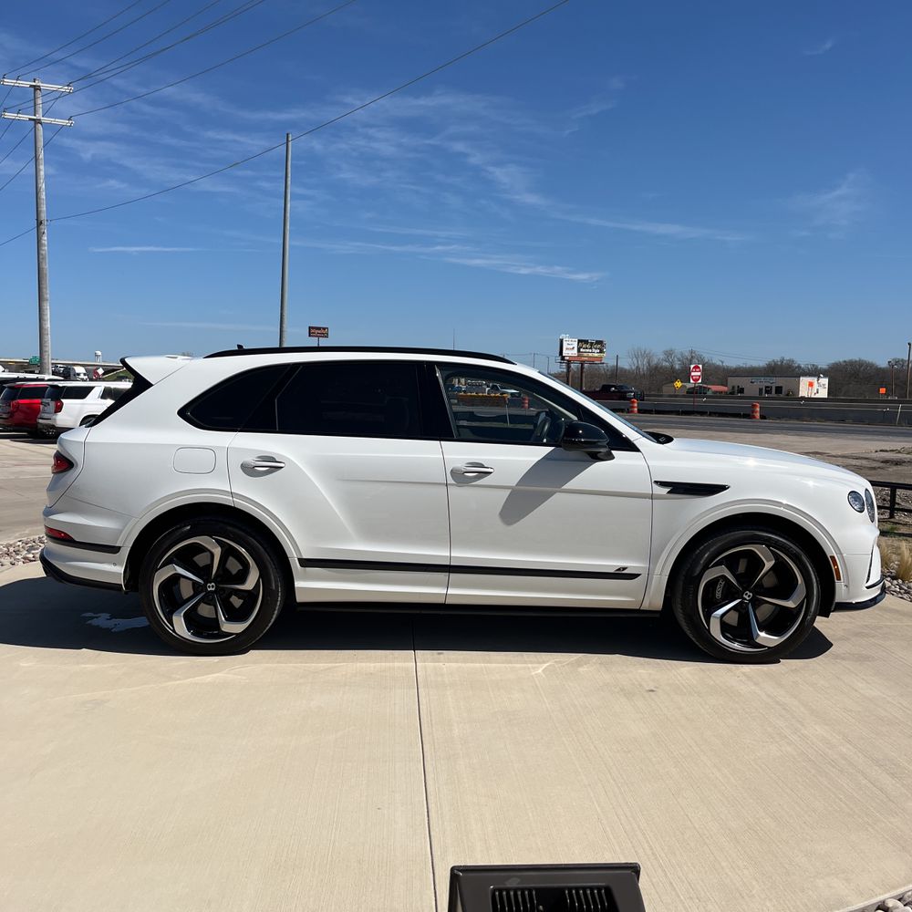 2022 Bentley Bentayga V8