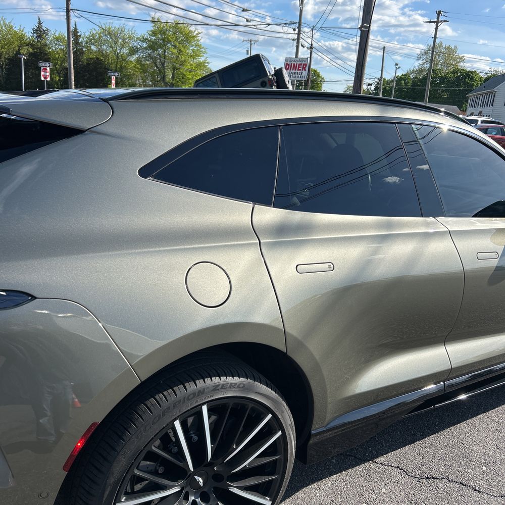 2024 Aston Martin DBX 707