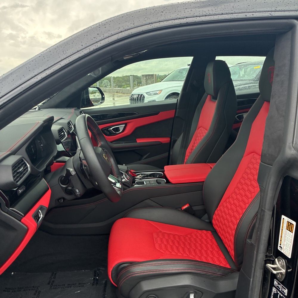 2022 Lamborghini Urus