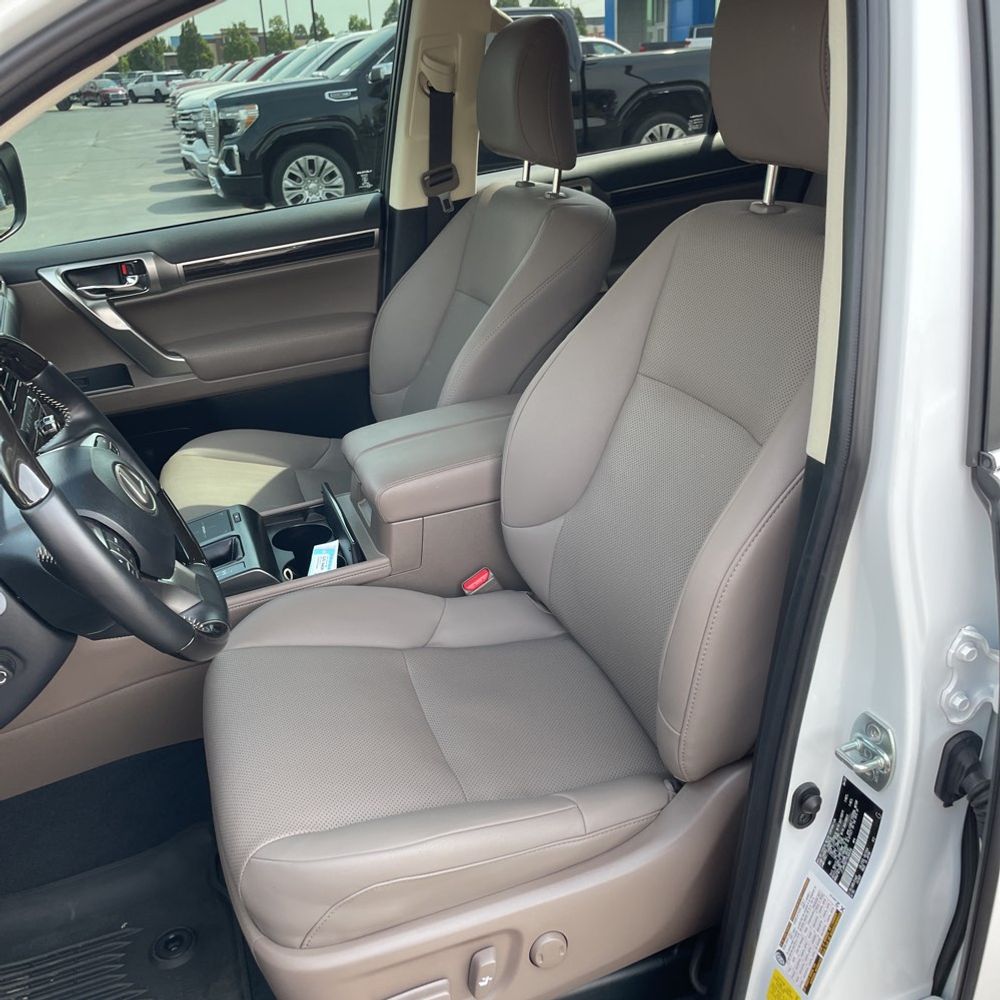 2023 Lexus GX 460 Base