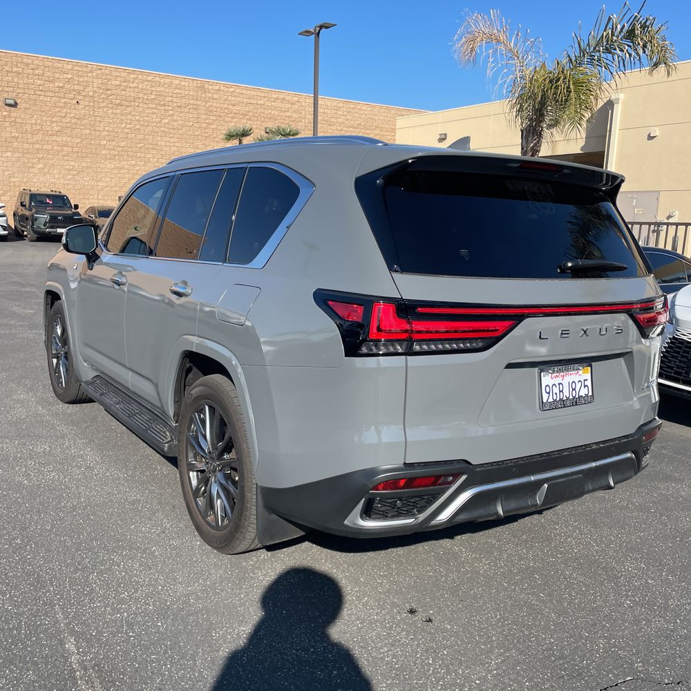 2023 Lexus LX 600 F SPORT Handling