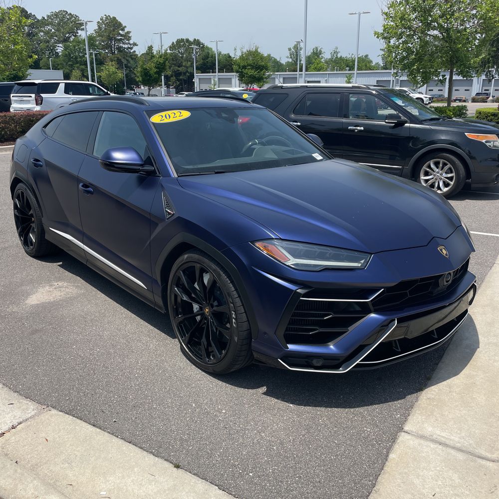 2022 Lamborghini Urus Base