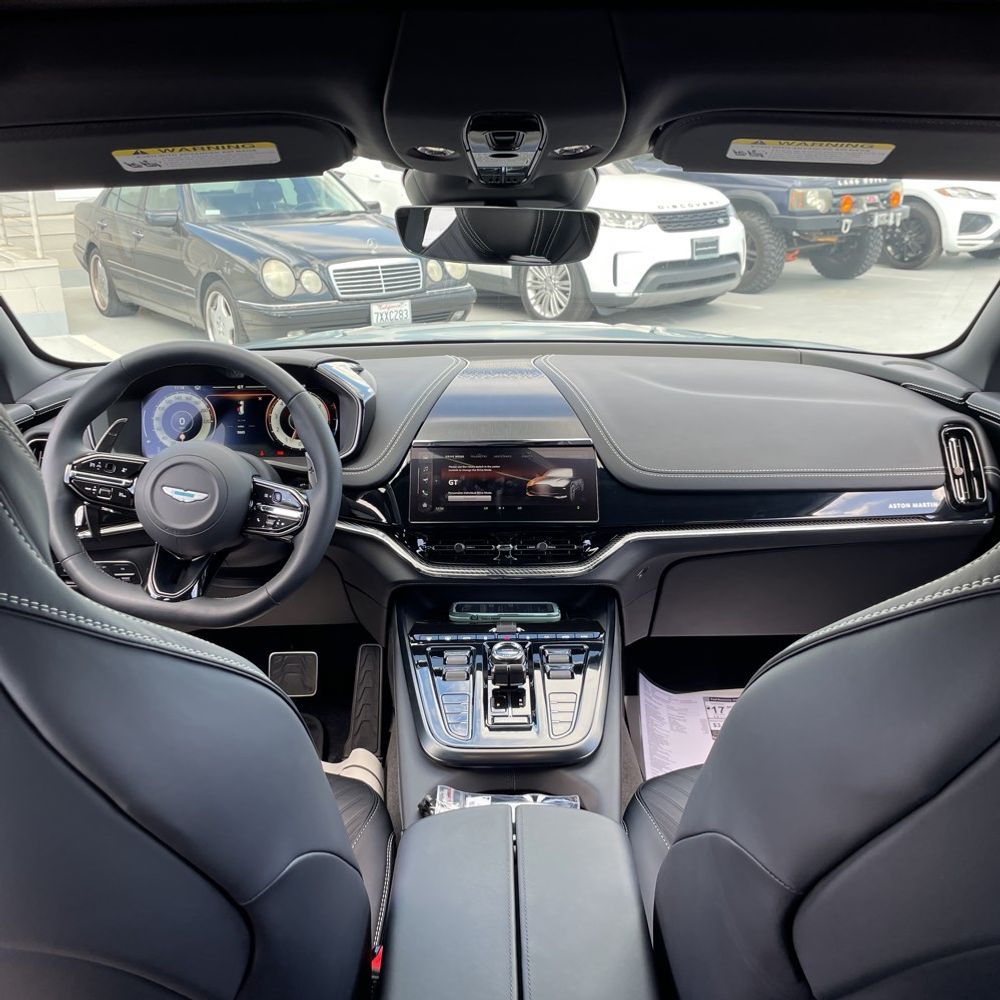2025 Aston Martin DBX 707