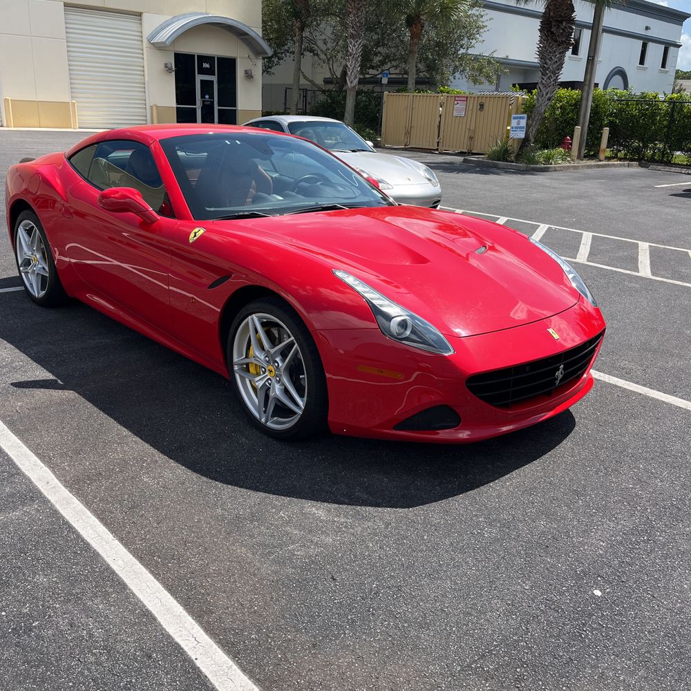 2016 Ferrari California T Base