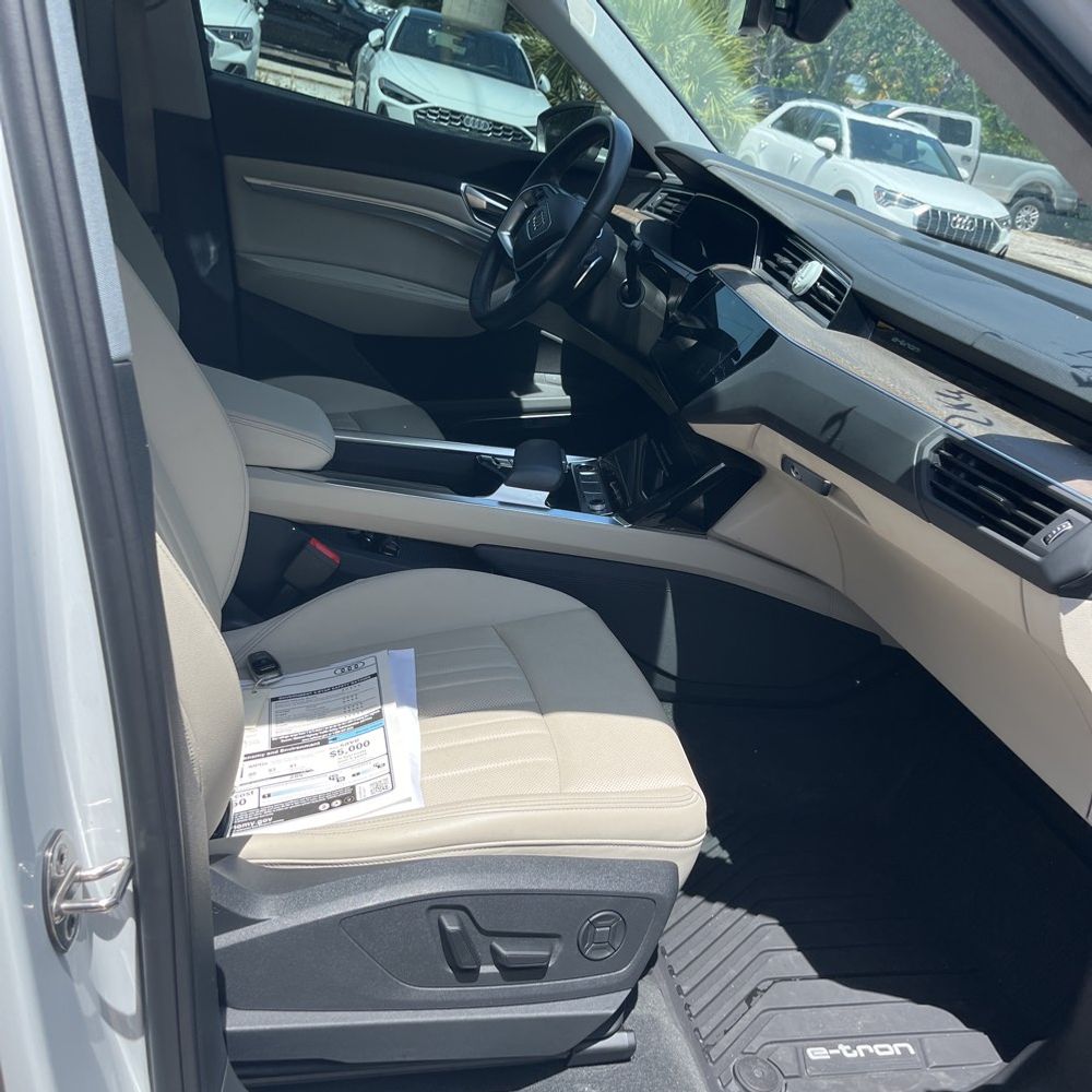 2024 Audi Q8 e-tron quattro Premium Plus